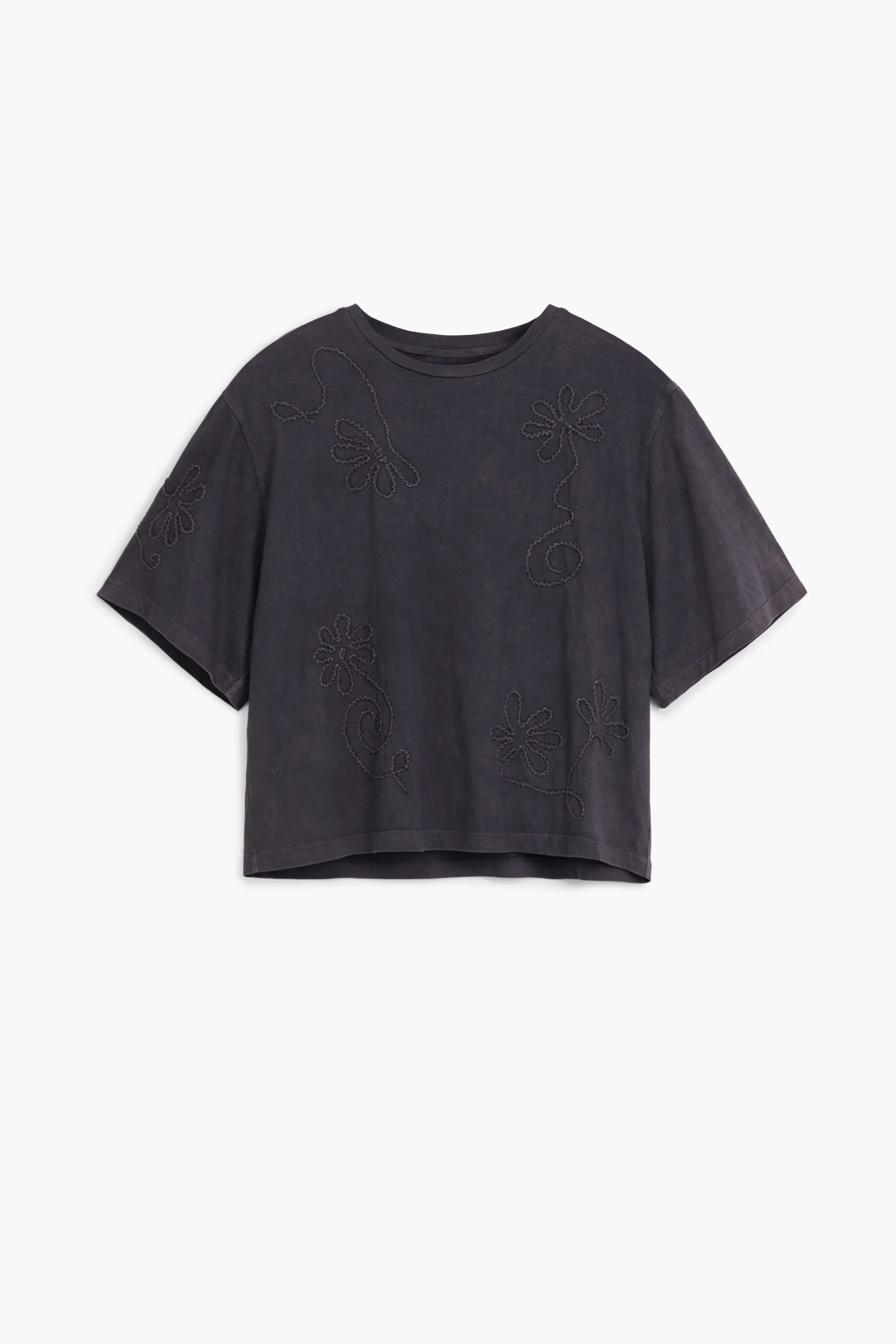 Camiseta flores bordadas