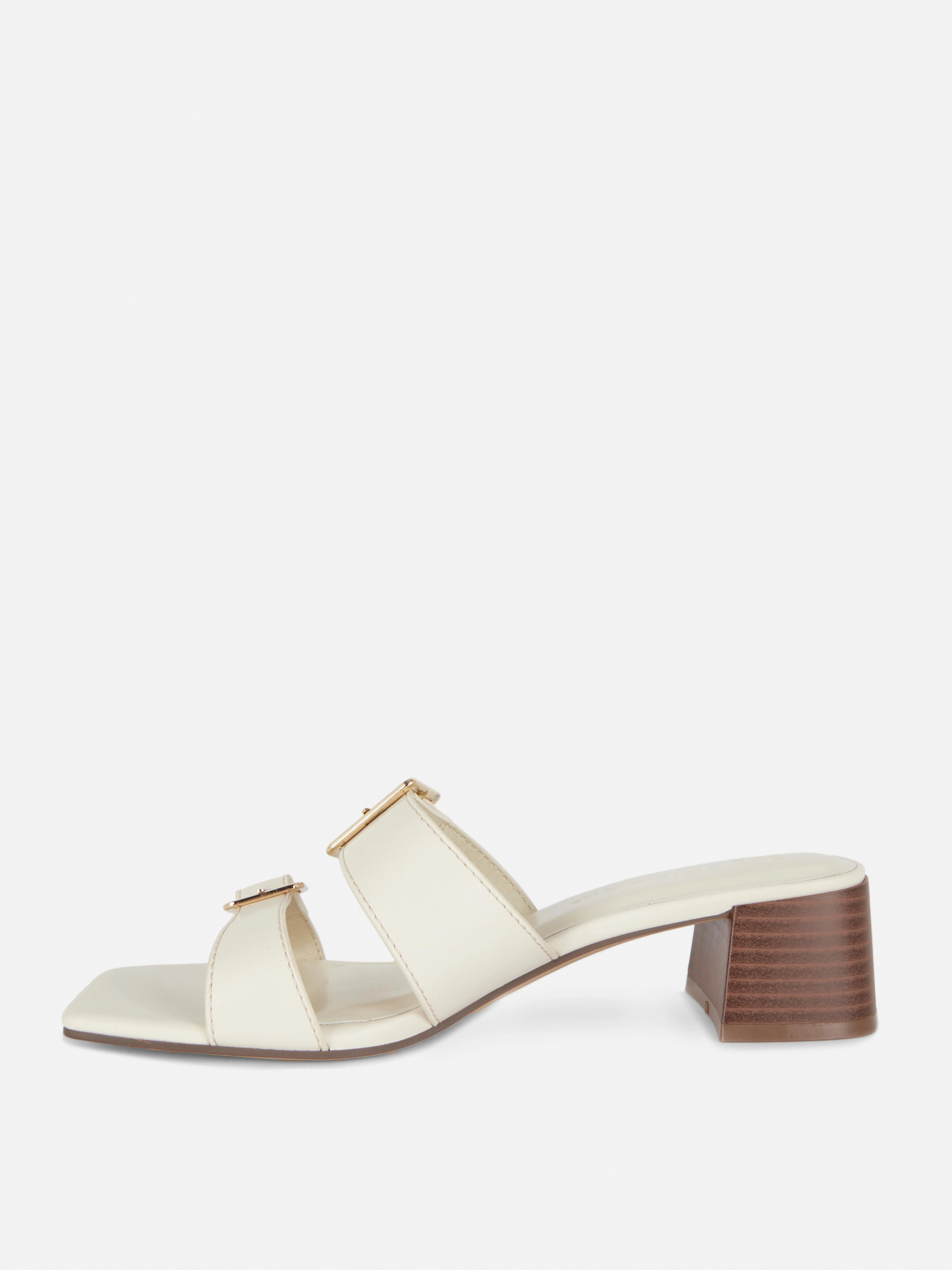 Sandalias de tacón grueso con hebillas